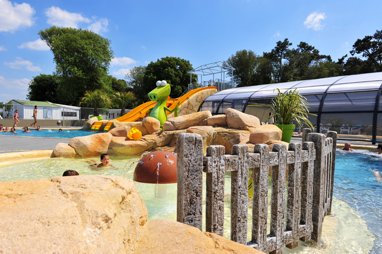 Camping avec piscine couverte proche les Sables d'Olonne