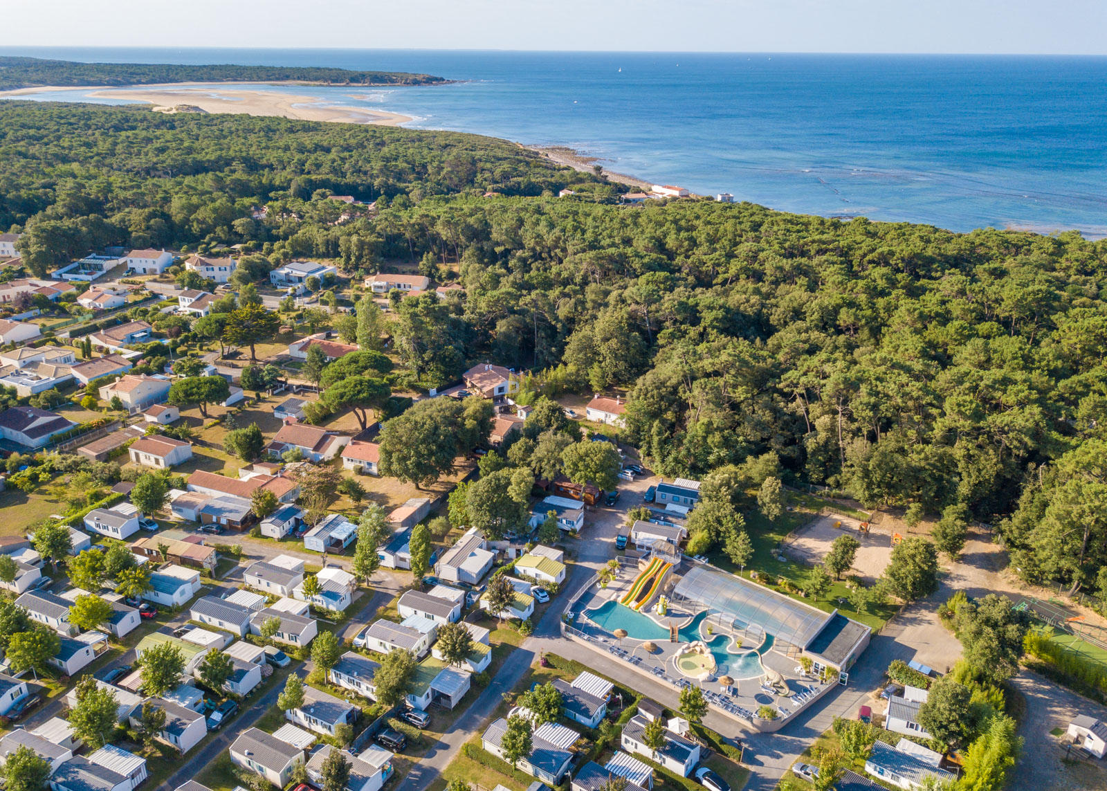 Vue aérienne du camping pas cher en Vendée