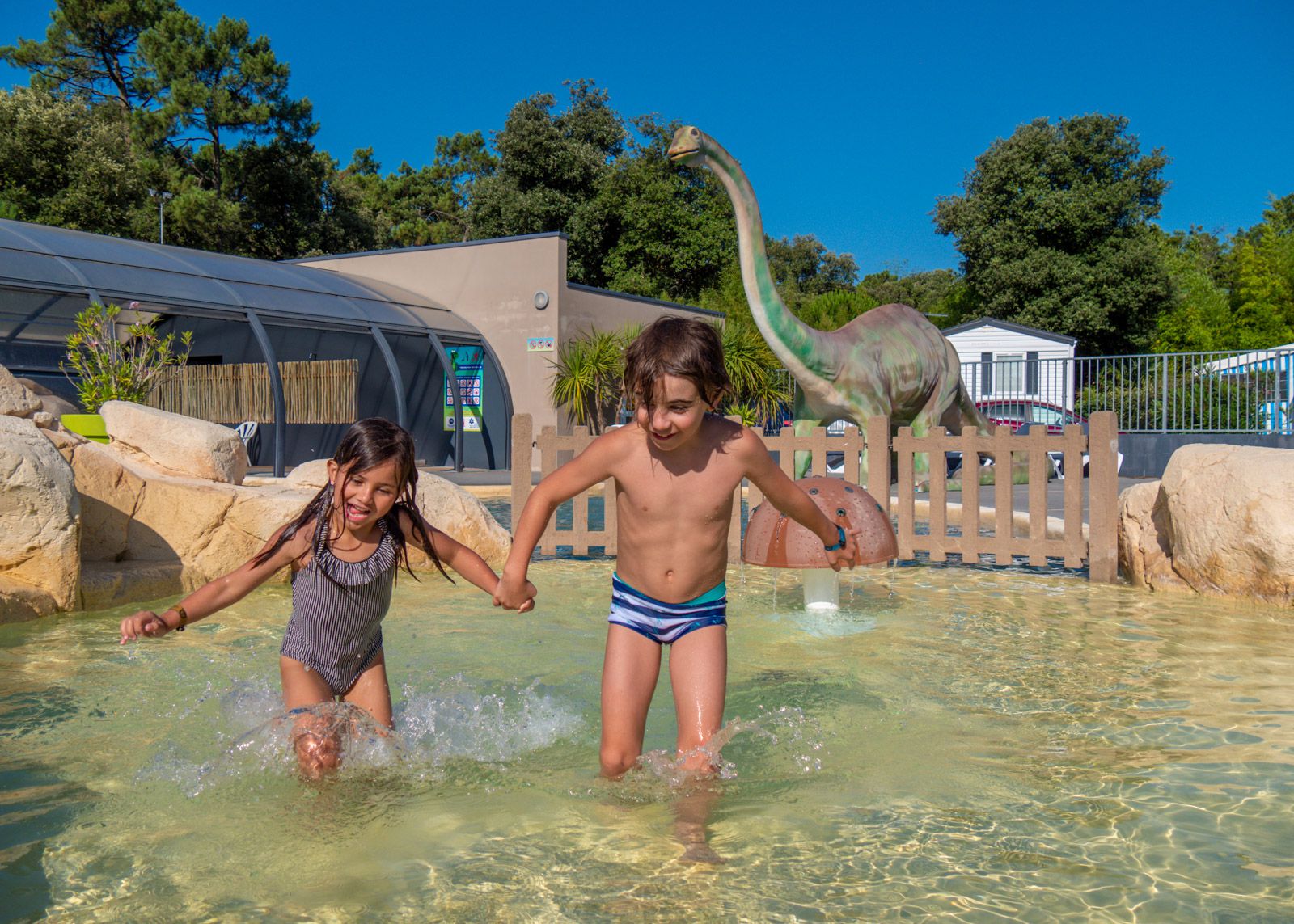 Les Dinosaures, votre camping vendée avec piscine